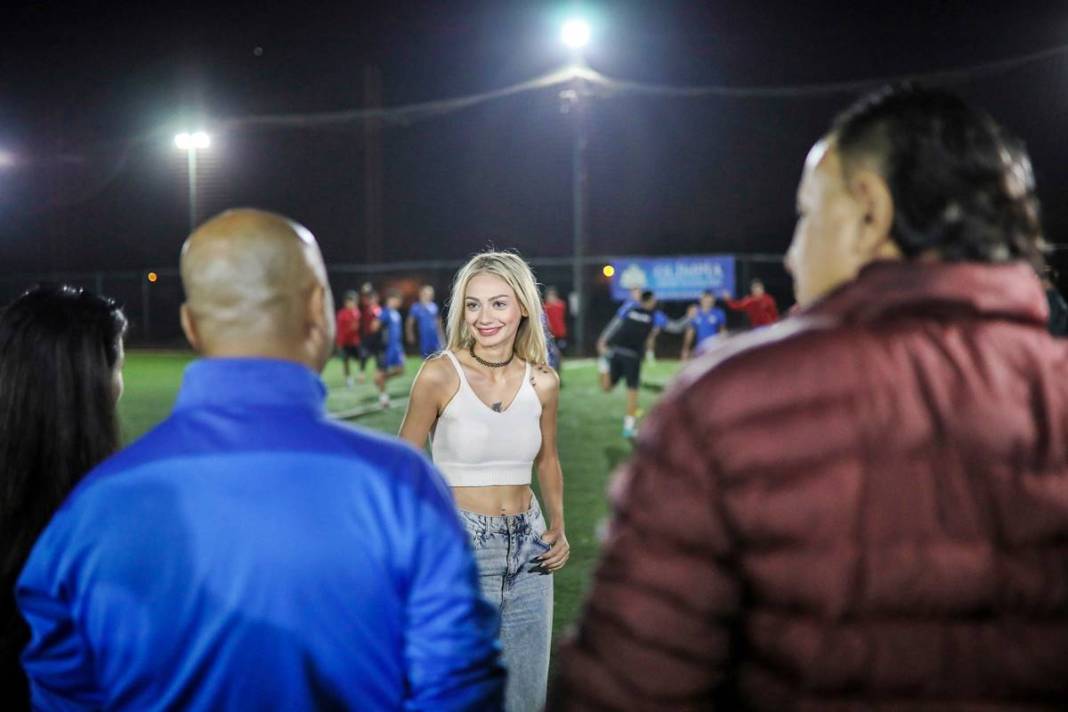 Futbol oynarken güzellik kraliçesi seçildi, şimdi de kulüp başkanı oldu! Hem oynuyor, hem yönetiyor 6